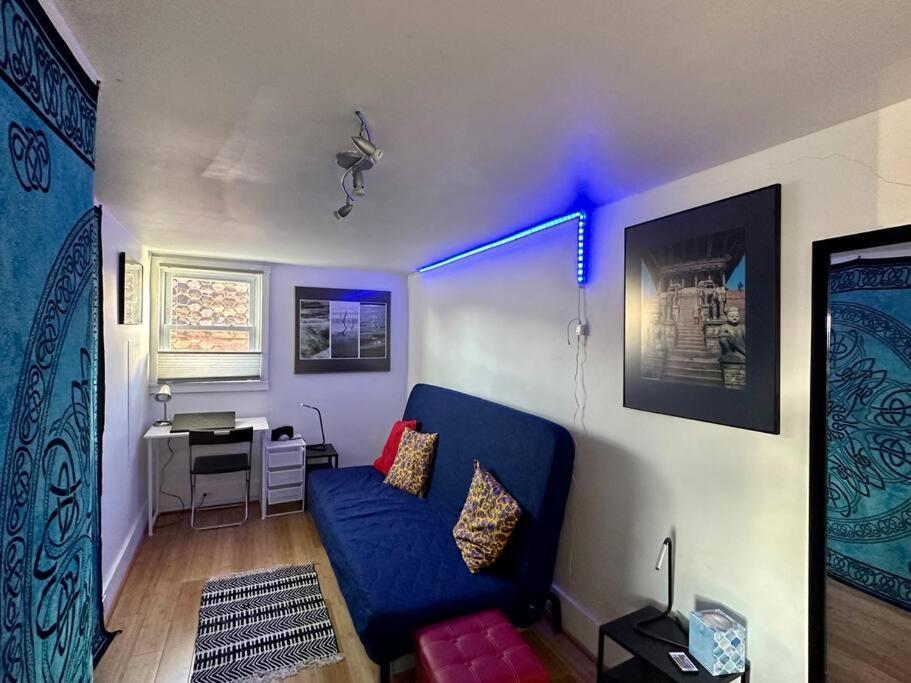 Unique Artsy 2 Bdrm 1.5 Mi From Downtown Appartement *