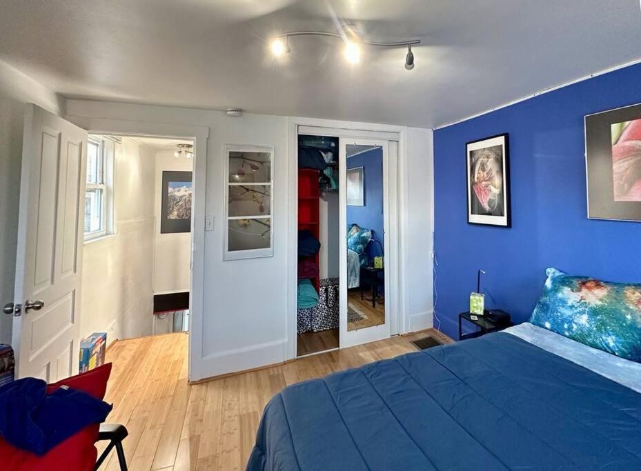 Unique Artsy 2 Bdrm 1.5 Mi From Downtown