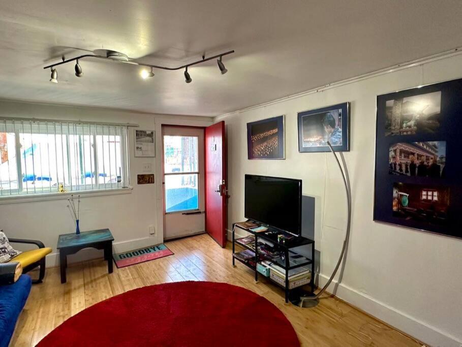 Appartement Unique Artsy 2 Bdrm 1.5 Mi From Downtown *