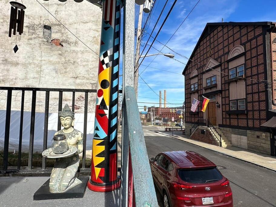 Unique Artsy 2 Bdrm 1.5 Mi From Downtown * Pittsburgh